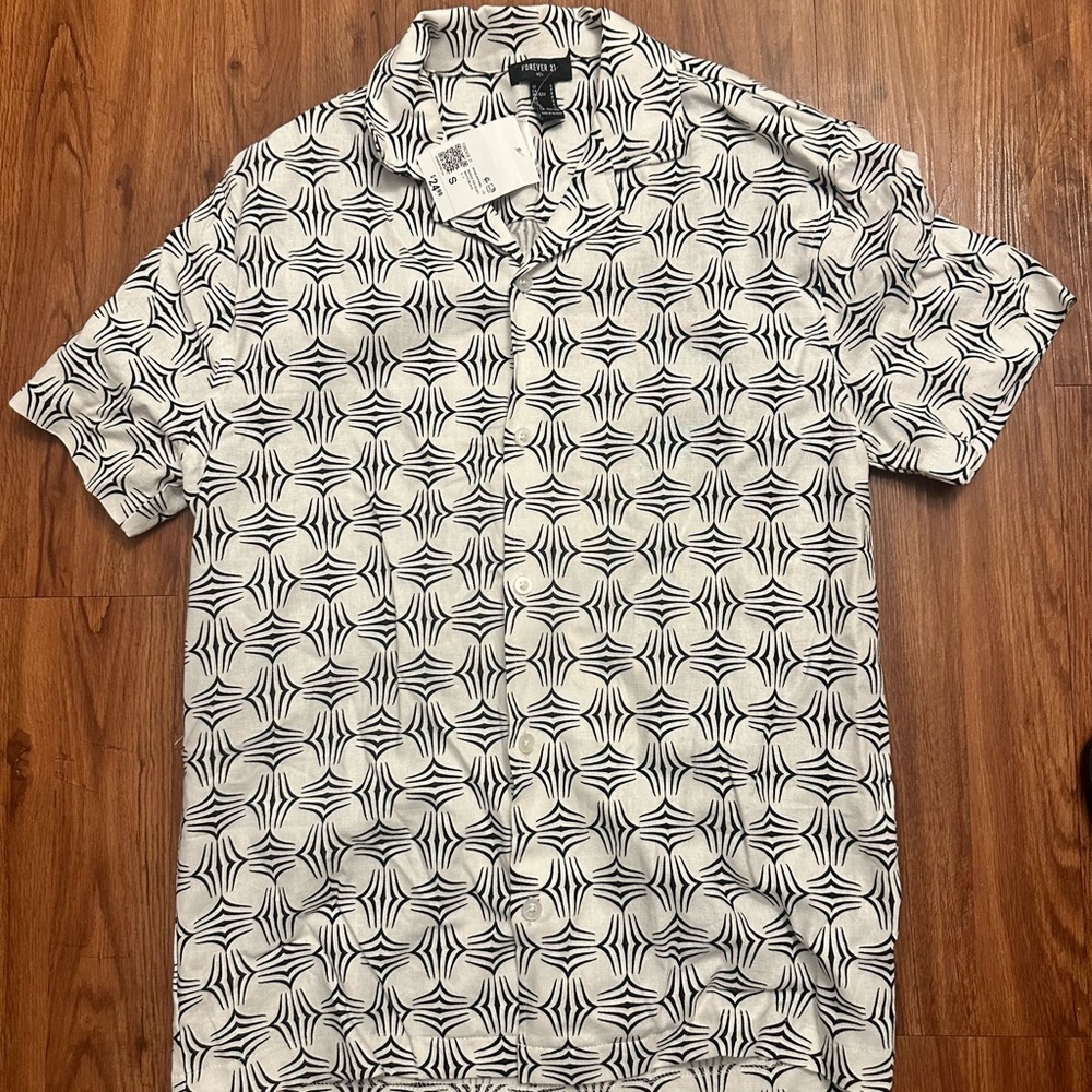 Forever 21 Geometric Print Shirt - White/Navy